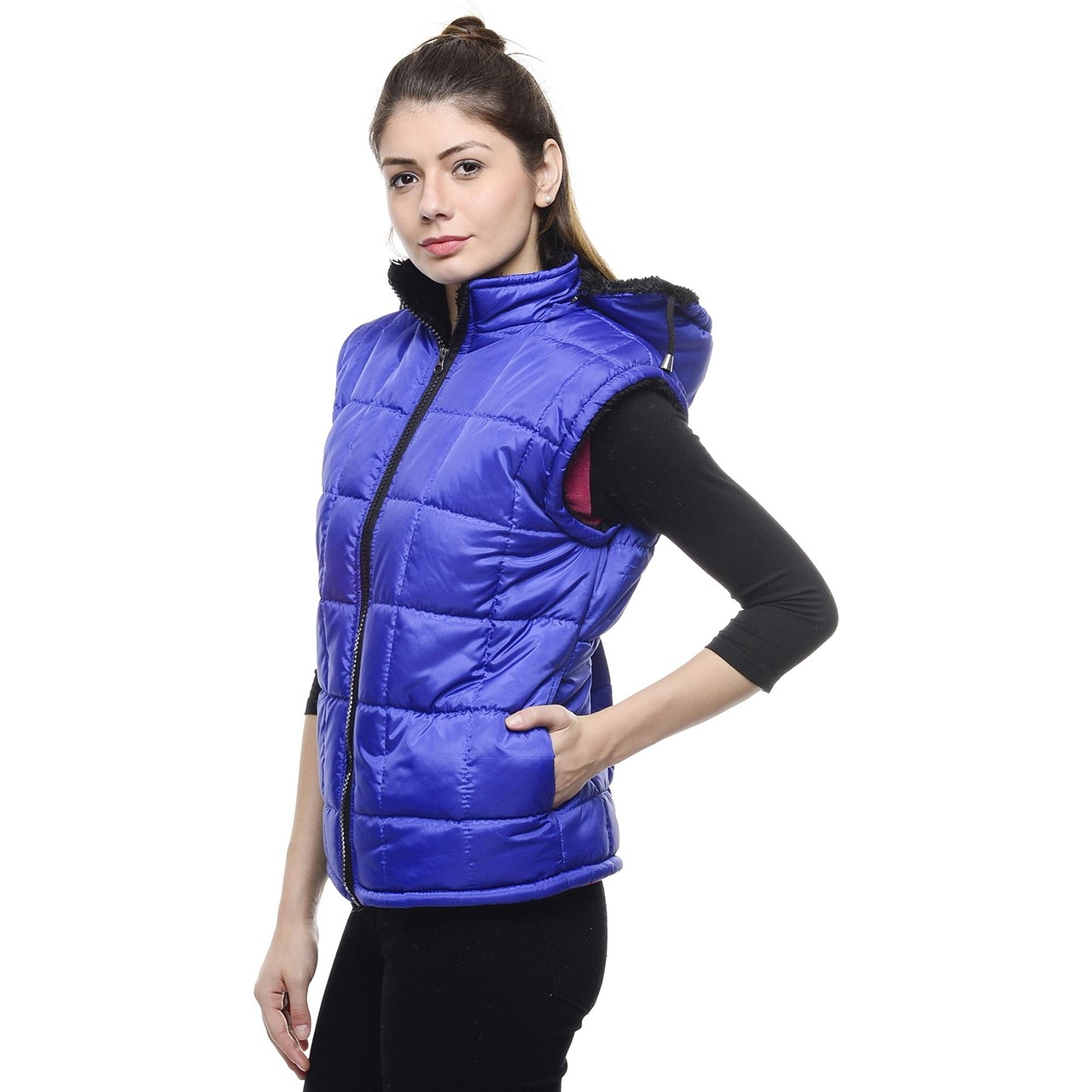最新冬服款式引領(lǐng)時(shí)尚風(fēng)潮